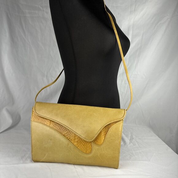 Vintage Stuart Weitzman Womens Yellow Leather Snakeskin Clutch Crossbody Purse - Picture 1 of 11
